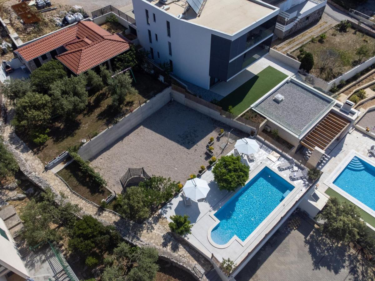 Sun Gardens Villa ชิเบนิก ภายนอก รูปภาพ