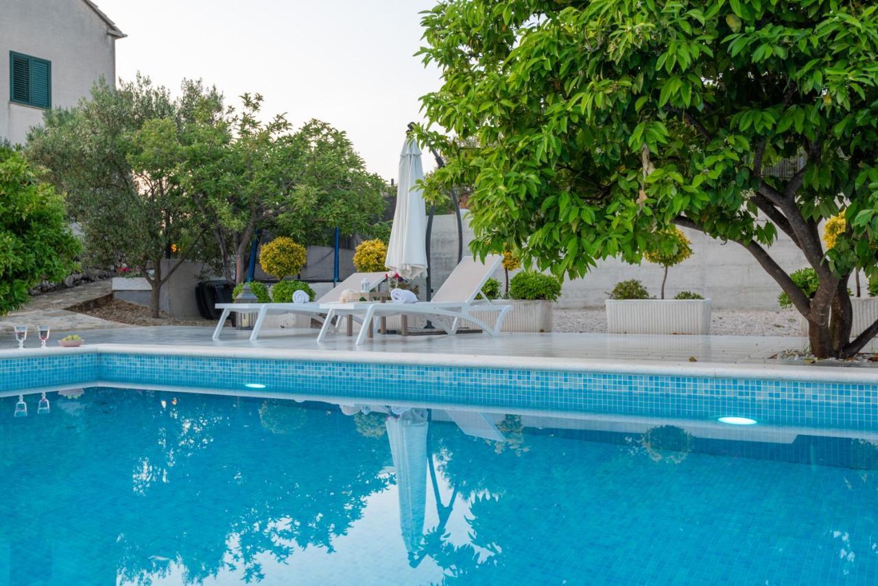 Sun Gardens Villa ชิเบนิก ภายนอก รูปภาพ